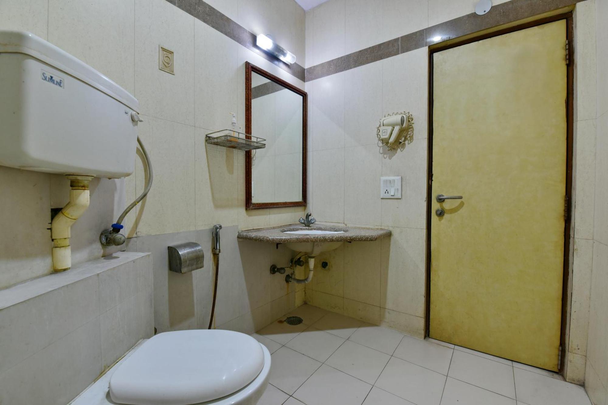 Hotel Perfect Pg In - Walking The Market New Delhi